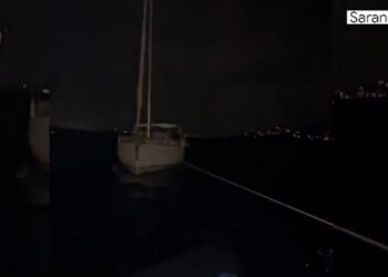 VIDEO/ U nisën nga Durrësi për në Sarandë por mbetën në det pasi veliera pësoi defekt, shpëtohen 3 turistët turq