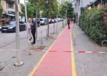 Të shtëna me armë në një lokal, ndërron jetë një person: Policia në kërkim të autorit