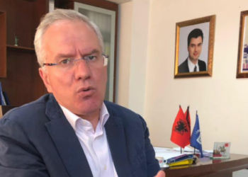Deputeti PD dënon diversionin grek ndaj Shqipërisë, Xhaferaj: Mbrojmë interesat e vendit, pavarësisht ndasive politike