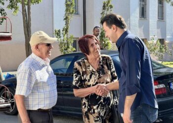 Basha takime në Shkodër: Lagje më lagje, derë më, pranë njerëzve, për të dëgjuar problemet e tyre