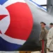 Kim Jong Un prezanton “lodrën” e re bërthamore