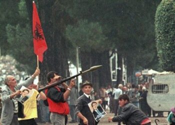 Sot, 25 vite nga dita kur opozita e drejtuar nga Sali Berisha sulmoi me armë institucionet dhe bizneset