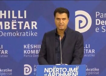 “Humbëm kohë duke u marrë me problemet personale të pak politikanëve”, Basha: Detyra jonë të jemi në shërbim të qytetarëve të Shqipërisë