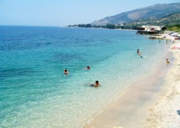 Vlora regjistron 1 milion turistë nga muaji prill deri në gusht