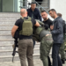 Policia e Kosovës dërgon në stacionin e Prishtinës njërin prej autorëve të sulmit