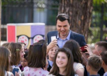 Viti i ri shkollor, Basha: Mbarësi për të gjithë nxënësit dhe mësuesit