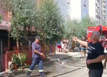 Shkrumbohet kati i parë i një pallati në Lushnjë, shpëtohet e moshuara