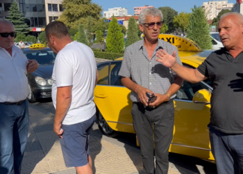 Protestojnë taksistët në Shkodër: Konkurenca e pandershme po na çon drejt falimentit