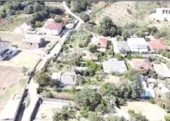 EMRAT| Arrestohen dy vëllezër në Peqin me arsenal armësh në banesë