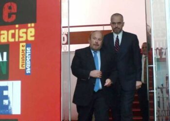 Modeli “Nano” dhe kërkimi për një “grup zjarri” në PS