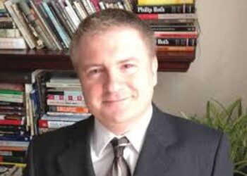 Pse Vuçiçi dhe Veton Surroi gabojnë në krahasime!