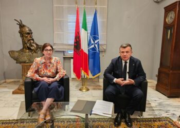 Procesi i regjistrimit, Balla takim me përfaqësues të komunitetit shqiptar në Itali: Synimi i nismës, garantimi i së drejtës së votës
