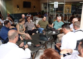 Basha me qytetarët në Durrës: Janë lënë në harresë nga politika e zhurmës, që vërtitet rreth halleve për karrige. Ekonomia…!