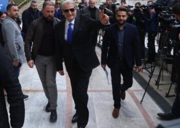 Doni më për “Revolucionin”?