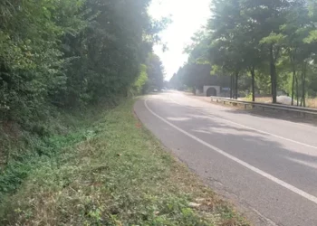 U gjet në rrugë/ Aksident i rëndë në Bulqizë,15-vjeçari dërgohet me helikopter drejt Traumës