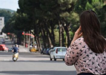 AKEP ‘fshikullon’ kompaninë e njohur celulare pas ankesave të qindra shqiptarëve