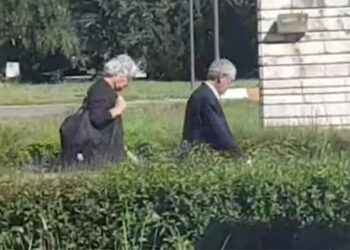 “Ciao Mister”, Sanatos largohet kokulur nga Tirana, e “përcjellin” edhe tifozët shqiptarë