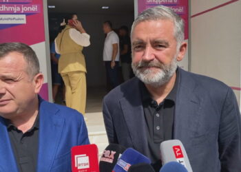 “Nuk ka klane në PS”/ Klosi dhe Balla në Fier: Po punohet për platformë të re organizative