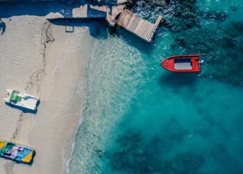 “The Travel”: Shqipëria mes 10 destinacioneve fantastike për pushimet në çift