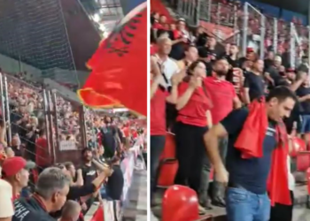 VIDEO/ Flamuri kuqezi valvitet në Pragë, tifozët e Kombëtares futen në stadium me plis