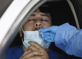 Ekspertët shqetësohen me variantin e ri të Covid: Pirola përhapet shpejt