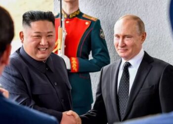 BBC: Satelit spiun dhe nëndetëse e armatosur me armë bërthamore. Sa shqetësuese është aleanca Putin-Kim Jong Un?