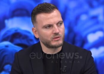 Megaoperacion policie në disa qytete të vendit, gazetari zbardh detajet: Një i penduar i drejtësisë po ndihmon…