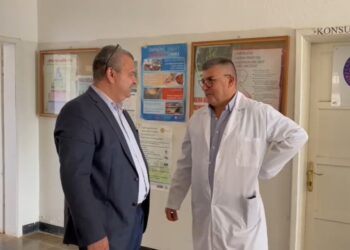 Regjistrimi i popullsisë/ Ambasadori bullgar viziton Pustecin: Nuk luftojmë për shifra