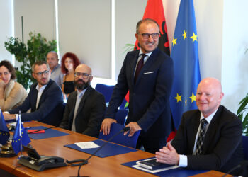 Soreca rikthehet në Tiranë në krye të delegacionit të BE: Moment i rëndësishëm për zgjerimin