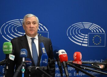 Tajani: Po punojmë për të përforcuar praninë e KFOR-it në kufirin Kosovë-Serbi