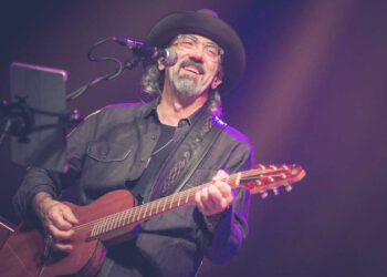 Vdes ish-kitaristi legjendar i ”Dire Straits”, Jack Sonni