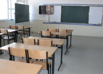 Shtyhet afati për regjistrimin në shkolla