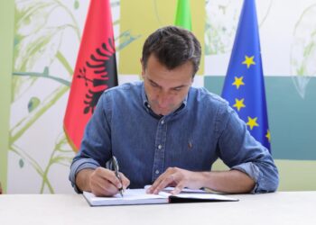 Vdekja e Napolitanos, Veliaj mesazh në Librin e Ngushëllimeve: Mik e mbështetës i përhershëm i integrimit të Shqipërisë në BE
