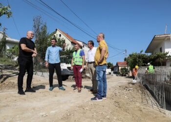 Shtrohet rruga “Grigor Cilka” në Njësinë 2, Veliaj: Po sistemojmë zonat më në periferi të Tiranës, investimet sjellin rritje të vlerës së pronës