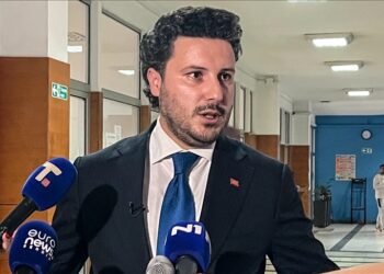 Abazoviç akuzon Serbinë për sulmin ndaj Policisë së Kosovës: Dënoj fuqishëm dhunën dhe vrasjet