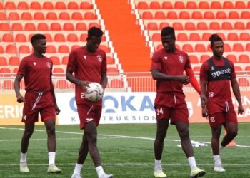 Nga femrat, jeta në Tiranë, fasulet dhe “ça bone”: Afrikanët e Partizanit tregojnë “sekretet” e të kuqve