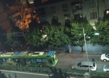 Aksident në Tiranë/ Makina përplas autobusin e linjës së ‘Unazës’