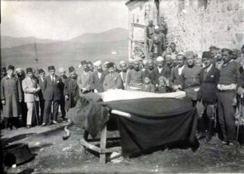 “Xhandarët e Zogut detyruan të zotin e shtëpisë me i dhanë kafe për s’vdekmi Bajram Currit”