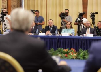 Cilët janë partnerët që këshilluan Bardhin të bashkohet me Berishën? Anëtarja e kryesisë së PD: T’i tregojë me emër