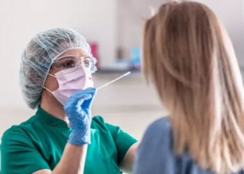 Varianti i ri i Covid-19/ Paralajmërimi i ekspertëve të epidemive: Kujdes! ‘Pirola’ përhapet shpejt