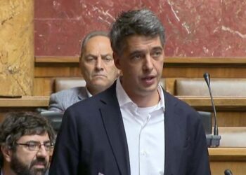 Deputeti serb s’përmbahet: Vuçiç, sanksioni më i madh i Serbisë! Të ulen në bisedime, po na pengon rrugën për në BE