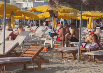 Sezoni nuk ka të ndalur, në Durrës ndryshon preferenca e turistëve të huaj