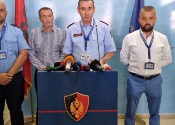 Drogë e presuar në pako, gati për shpërndarje drejt Greqisë. 2 të arrestuar dhe 1 në kërkim