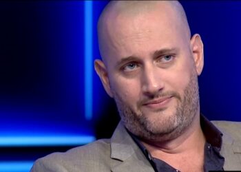 “Politikanët në Shqipëri thonë çfarë nuk bëjnë dhe bëjnë çfarë nuk thonë”, Binaj: Këtu edhe Jezu Krishti të vijë nuk i besojnë