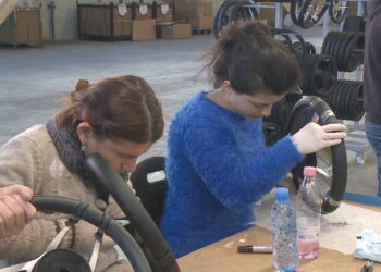 Pabarazia gjinore/ Hendeku ende i lartë, burrat paguhen 7% më shumë se gratë