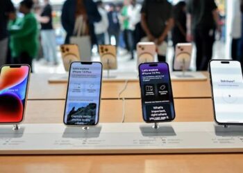 Apple humb 200 miliardë dollarë në dy ditë pas bllokimit të Kinës