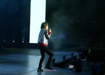 Rolling Stones rikthehet te publiku pas 18 vitesh