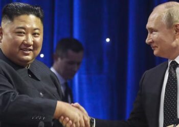 Putini i kërkon Kim Jong Un forcimin e marrëdhënieve “në të gjitha frontet”