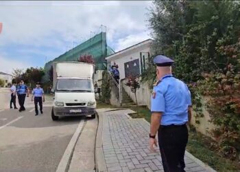Emrat/ Ndërtuan pa leje në katër vila tek Liqeni i Farkës, nën hetim tre persona