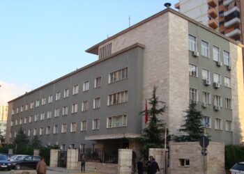 Lehtësuan akuzën ndaj fisit Rraja, Prokuroria e Tiranës shfajsohet duke ia lënë barrën mjekut